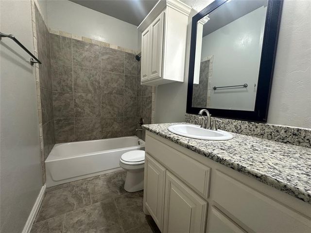 8017 NW 160th Terrace, Edmond, OK 73013