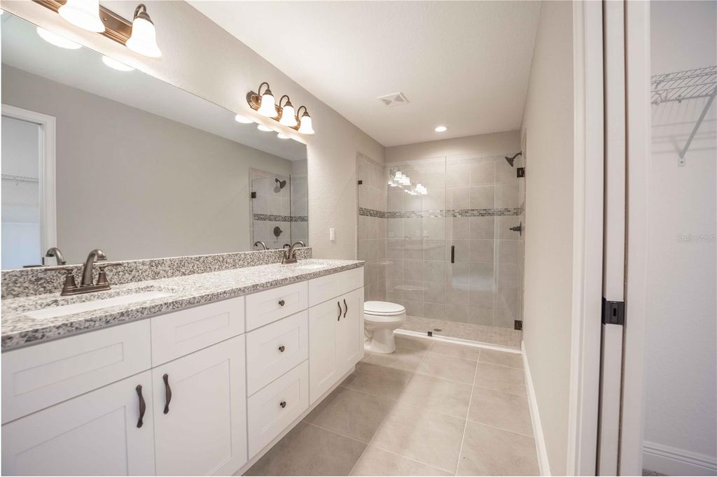 Image 11 of property listing at 9241 SE 155TH PLACE, Summerfield, FL 34491