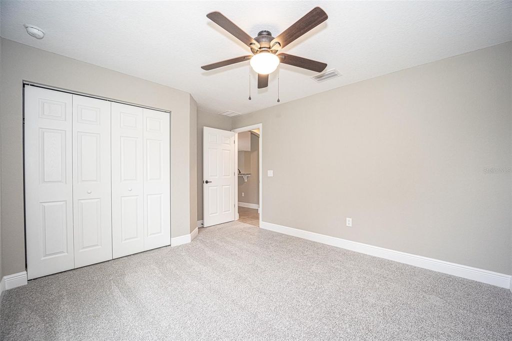 Image 12 of property listing at 9241 SE 155TH PLACE, Summerfield, FL 34491