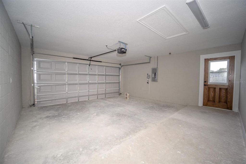 Image 17 of property listing at 9241 SE 155TH PLACE, Summerfield, FL 34491