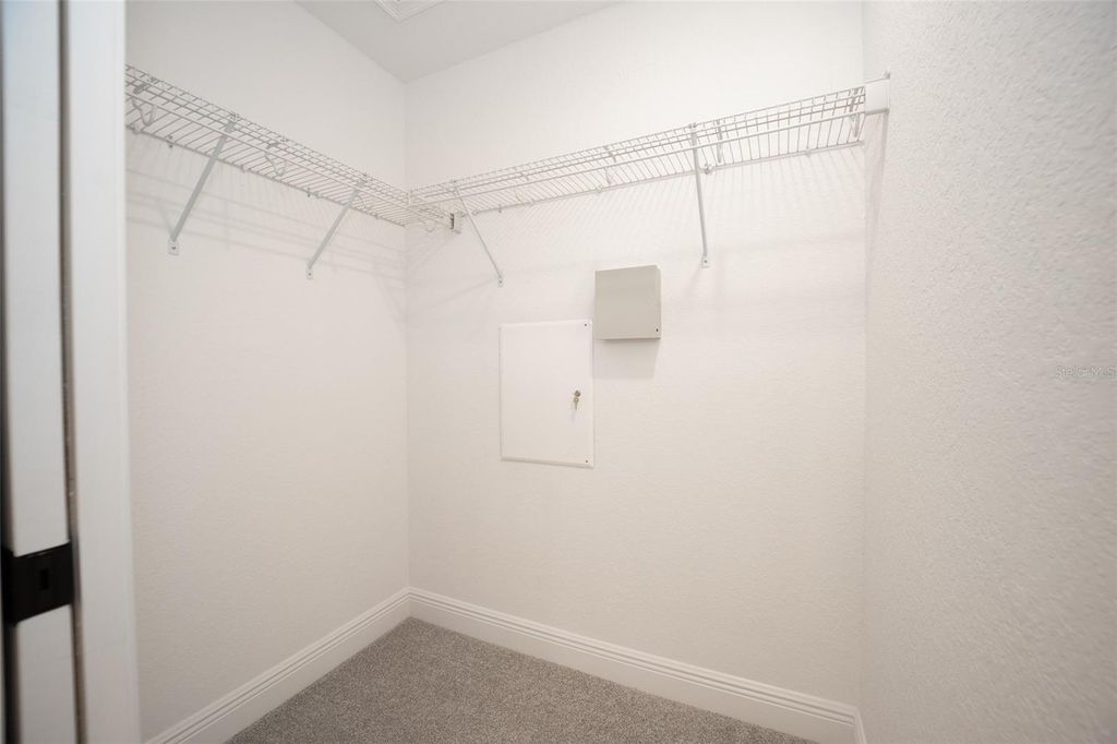 Image 10 of property listing at 9241 SE 155TH PLACE, Summerfield, FL 34491