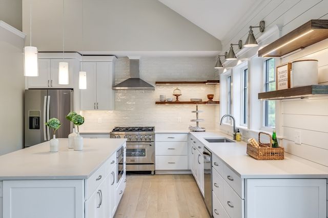 8 Monomoy Lane, Orleans, MA 02653