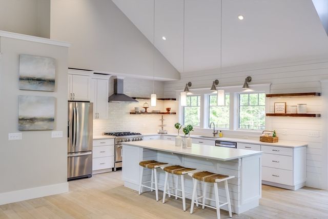 8 Monomoy Lane, Orleans, MA 02653