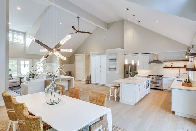 8 Monomoy Lane, Orleans, MA 02653