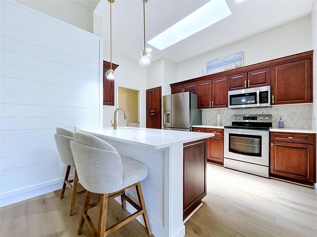2307 NEW ORCHARD COURT, Sun City Center, FL 33573
