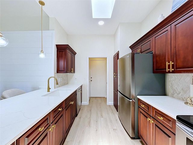 2307 NEW ORCHARD COURT, Sun City Center, FL 33573