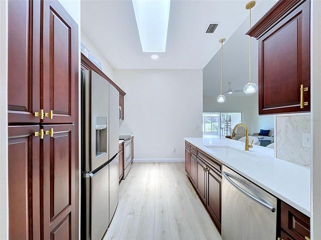 2307 NEW ORCHARD COURT, Sun City Center, FL 33573