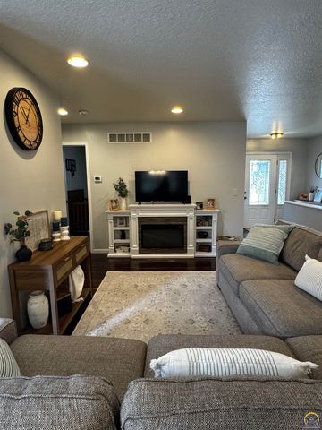 3125 S Parkway Ct, Emporia, KS 66801