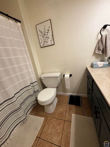 3125 S Parkway Ct, Emporia, KS 66801