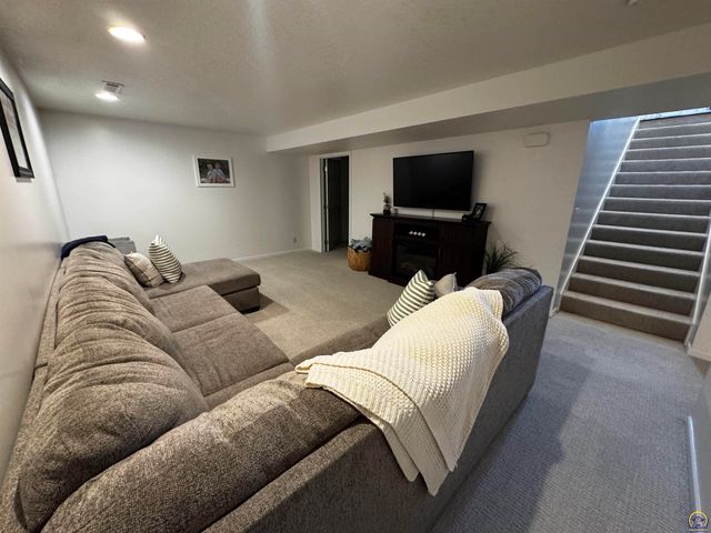 3125 S Parkway Ct, Emporia, KS 66801