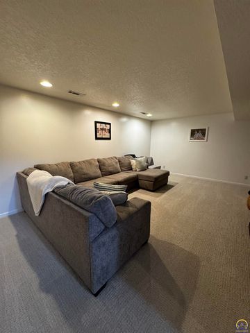 3125 S Parkway Ct, Emporia, KS 66801