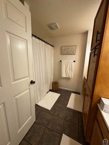 3125 S Parkway Ct, Emporia, KS 66801