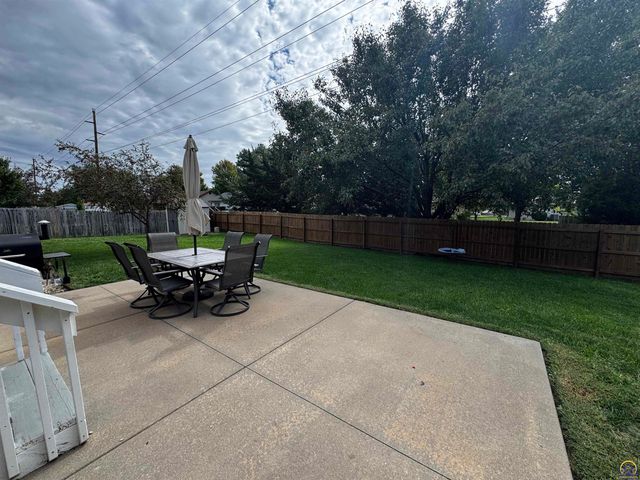 3125 S Parkway Ct, Emporia, KS 66801