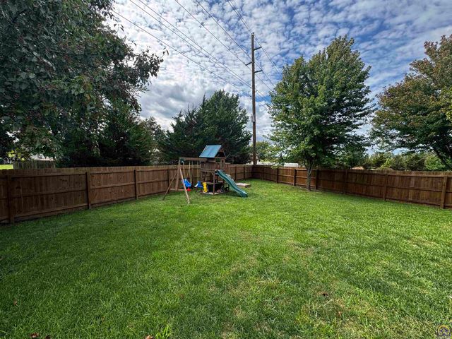 3125 S Parkway Ct, Emporia, KS 66801