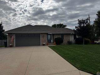 3125 S Parkway Ct, Emporia, KS 66801
