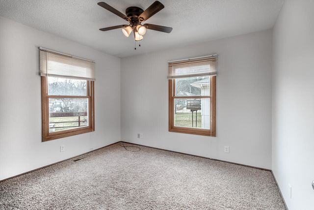 315 W OAK Street, Council Bluffs, IA 51503