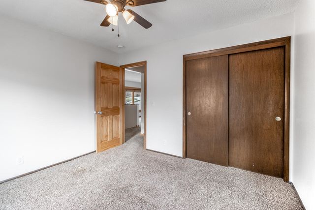 315 W OAK Street, Council Bluffs, IA 51503