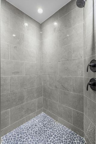 315 W OAK Street, Council Bluffs, IA 51503