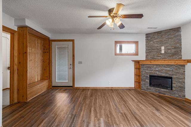 315 W OAK Street, Council Bluffs, IA 51503