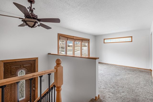 315 W OAK Street, Council Bluffs, IA 51503