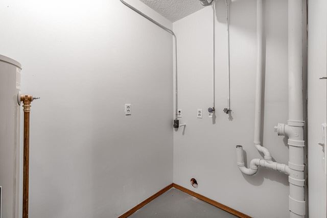 315 W OAK Street, Council Bluffs, IA 51503