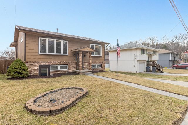 315 W OAK Street, Council Bluffs, IA 51503