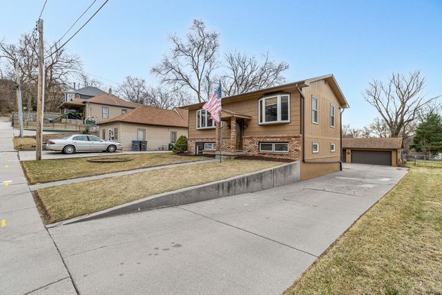 315 W OAK Street, Council Bluffs, IA 51503