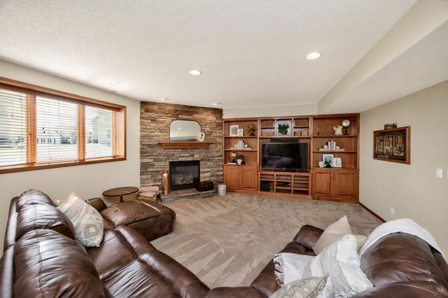 3917 SW Camden Circle, Ankeny, IA 50023