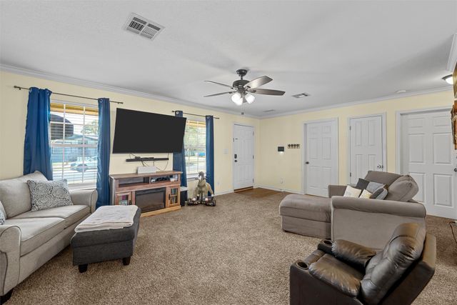 4610 Circle C Drive, Bellmead, TX 76705