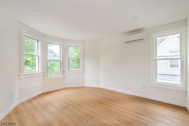 245 Elm Ave, Bogota Boro, NJ 07603
