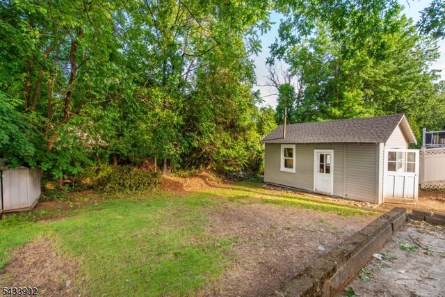 245 Elm Ave, Bogota Boro, NJ 07603