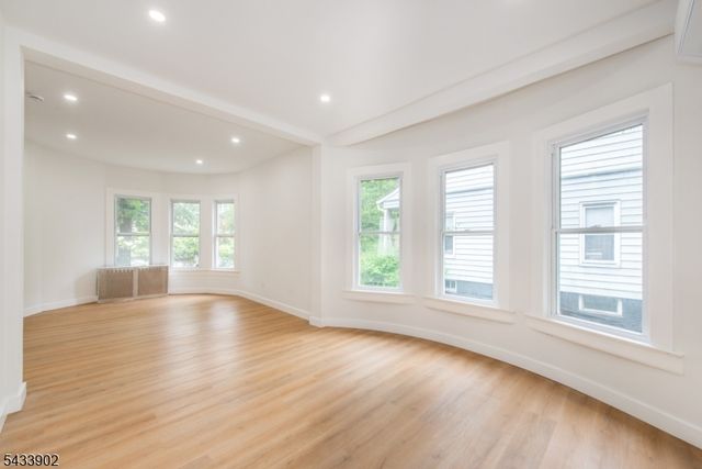 245 Elm Ave, Bogota Boro, NJ 07603