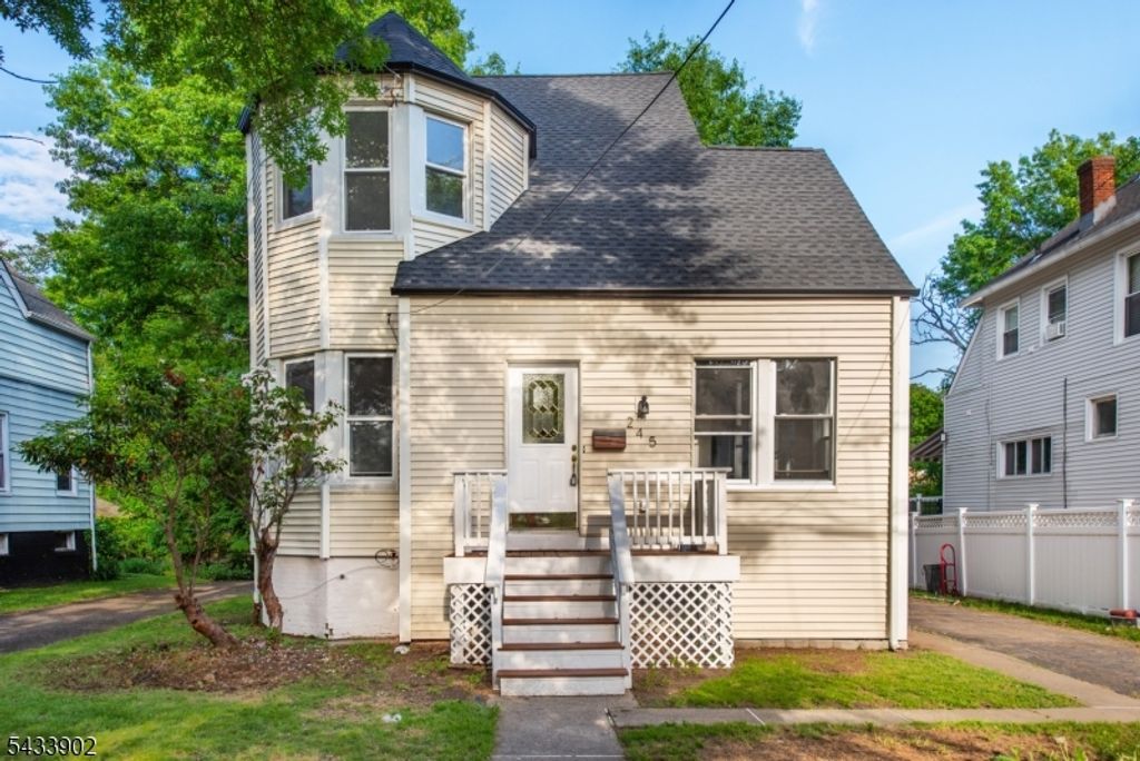 245 Elm Ave, Bogota Boro, NJ 07603