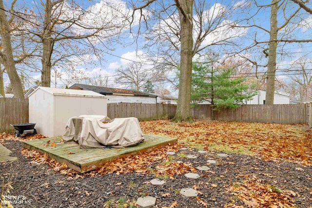 26435 Tawas Street, Madison Heights, MI 48071