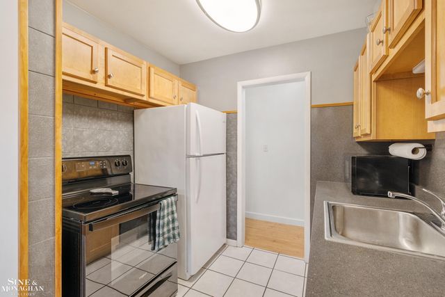 26435 Tawas Street, Madison Heights, MI 48071