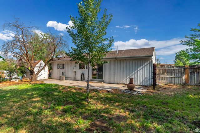 1066 E VIOLET CIR, Sandy, UT 84094