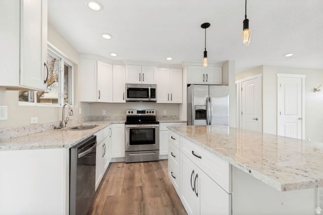 1066 E VIOLET CIR, Sandy, UT 84094
