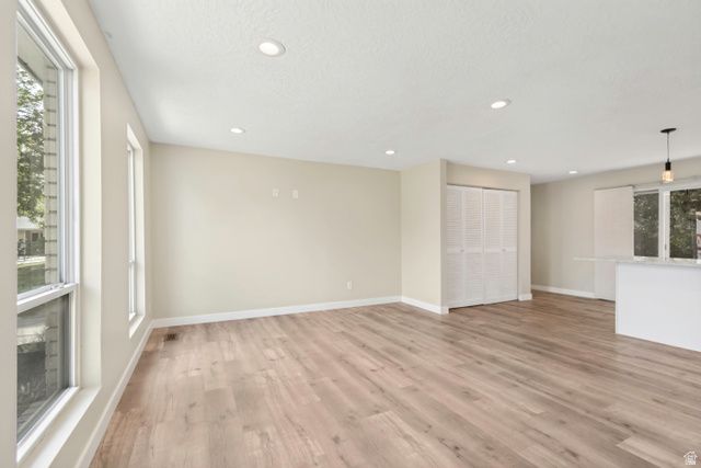 1066 E VIOLET CIR, Sandy, UT 84094