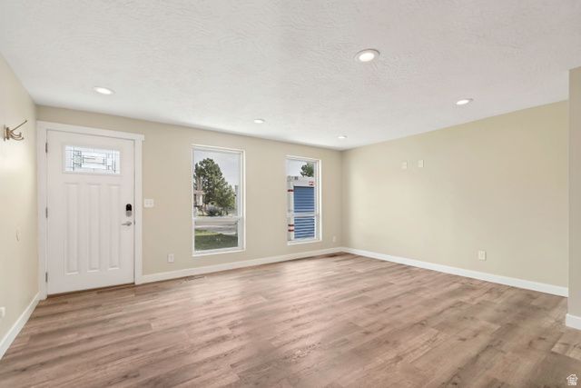 1066 E VIOLET CIR, Sandy, UT 84094