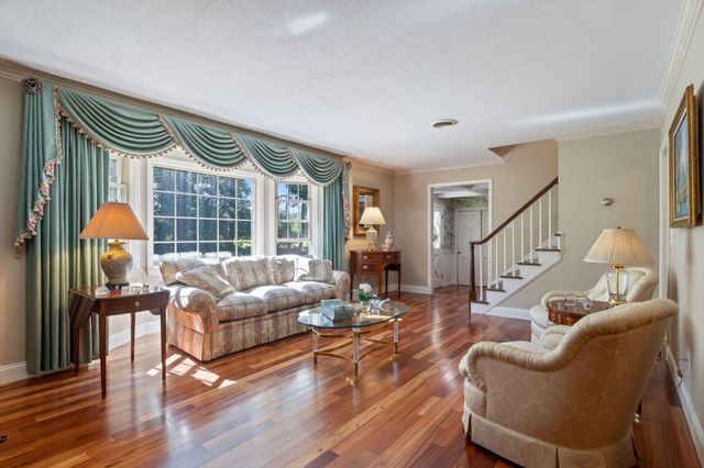 189 Gulf Road, Dover, NH 03820