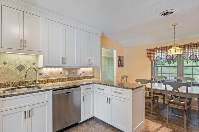 189 Gulf Road, Dover, NH 03820