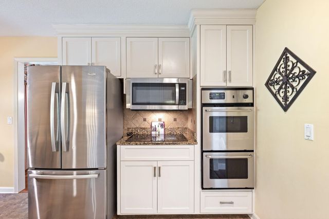 189 Gulf Road, Dover, NH 03820