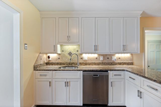 189 Gulf Road, Dover, NH 03820