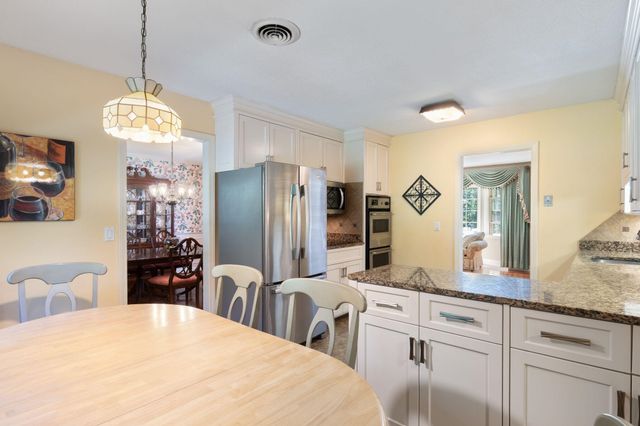 189 Gulf Road, Dover, NH 03820