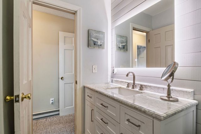 189 Gulf Road, Dover, NH 03820