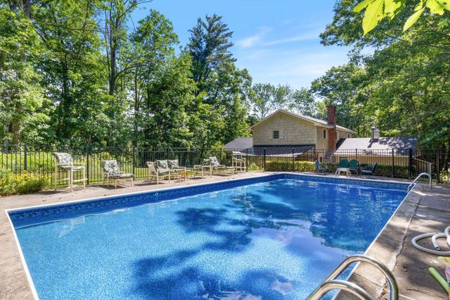 189 Gulf Road, Dover, NH 03820