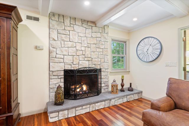 189 Gulf Road, Dover, NH 03820