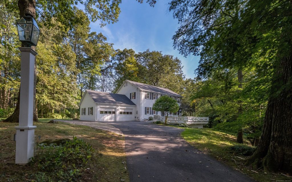 16 Rockledge Drive, Avon, CT 06001