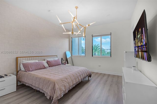 10365 NW 66th St, Doral, FL 33178