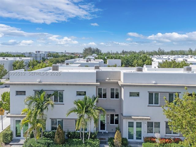 10365 NW 66th St, Doral, FL 33178